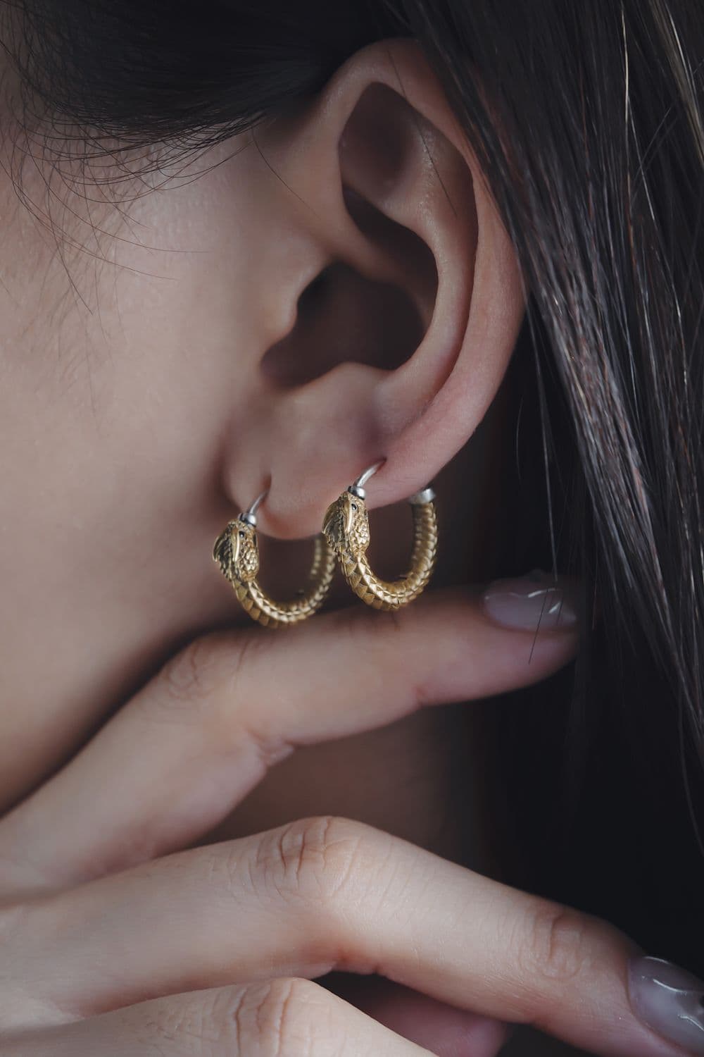 Gold hoop earrings set